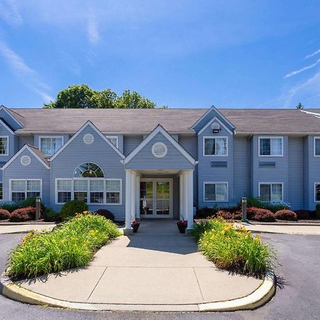 Microtel Inn & Suites By Wyndham Bethel/Danbury Buitenkant foto