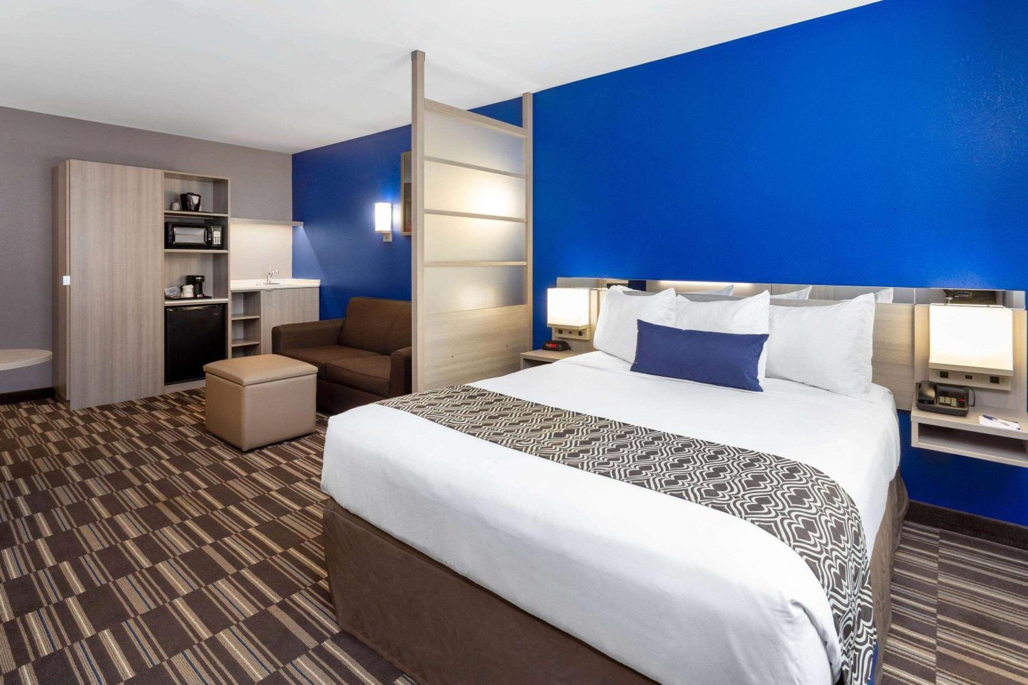Microtel Inn & Suites By Wyndham Bethel/Danbury Buitenkant foto