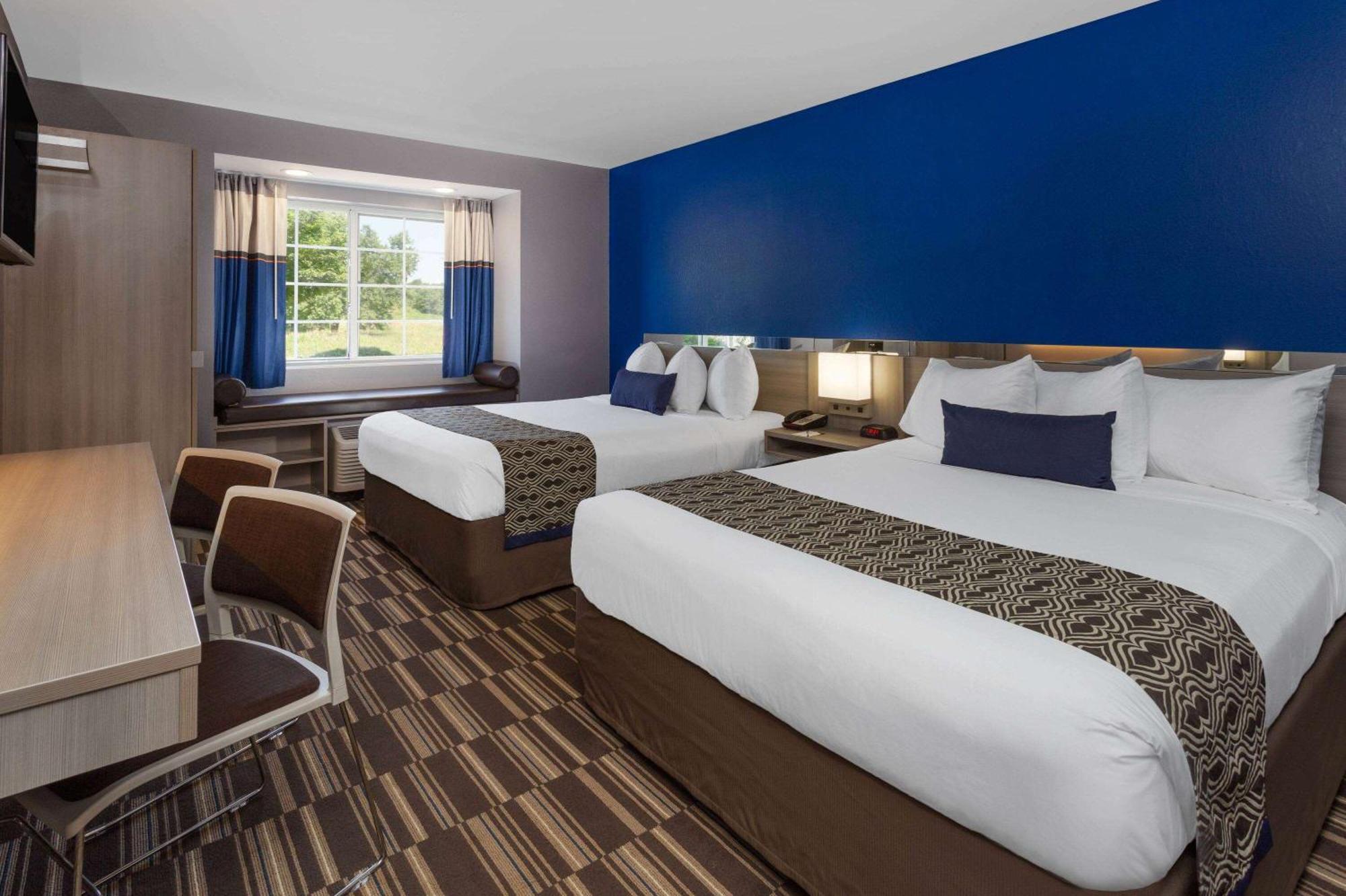 Microtel Inn & Suites By Wyndham Bethel/Danbury Buitenkant foto