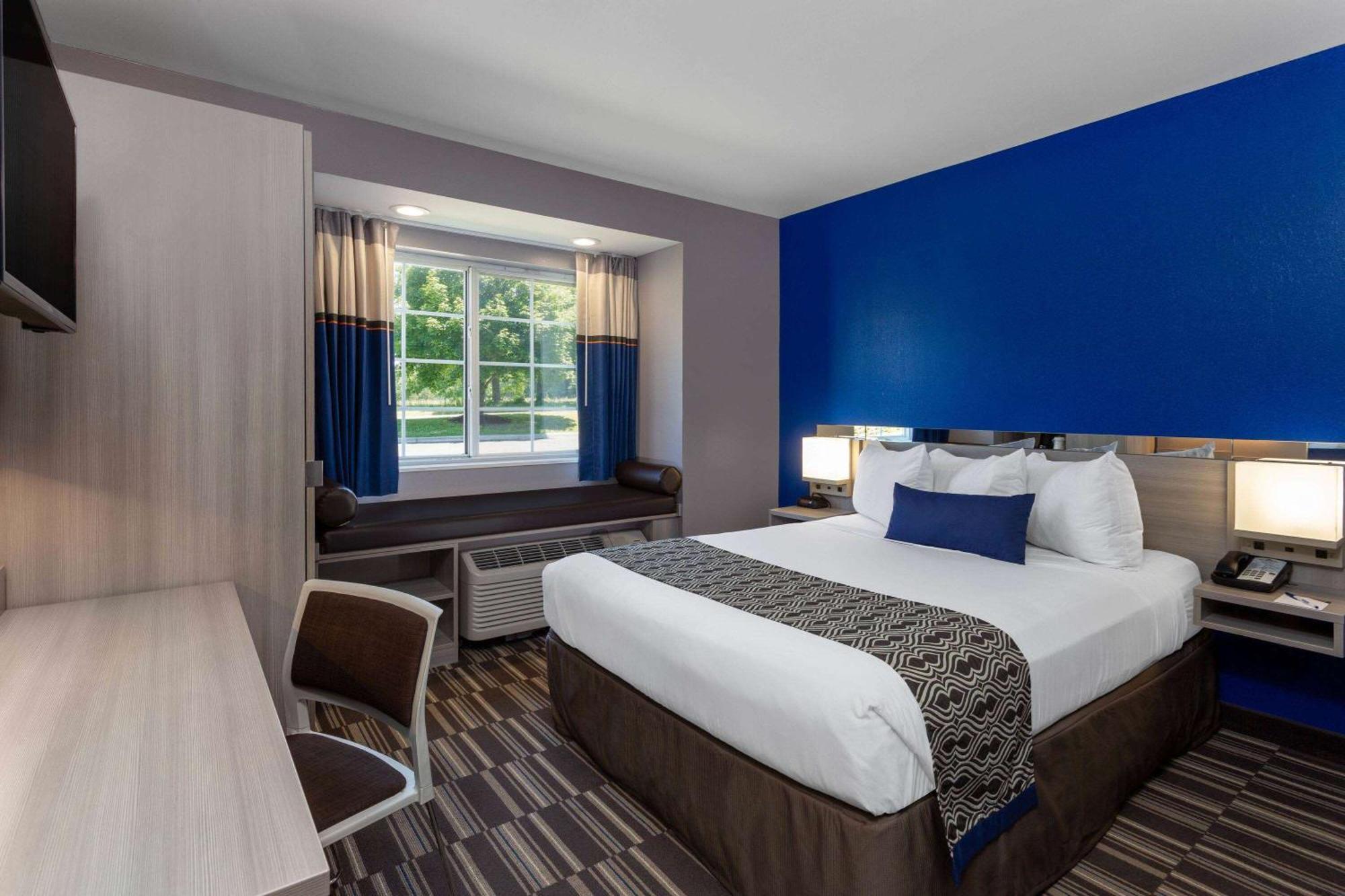 Microtel Inn & Suites By Wyndham Bethel/Danbury Buitenkant foto